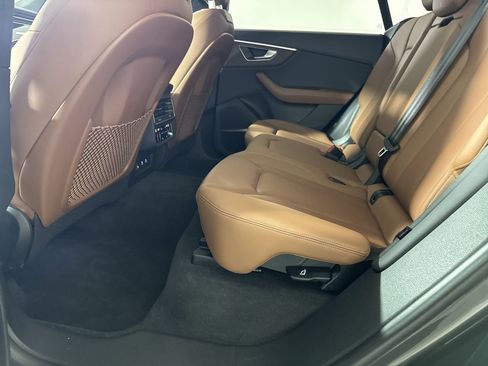 Used 2024 Audi Q8 Premium Plus w/ Premium Plus Package image 28