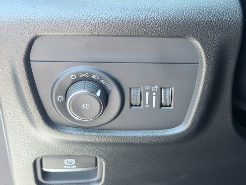 Used 2024 Jeep Grand Cherokee L Summit w/ High Altitude Package AWD/4WD image 13