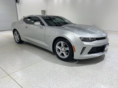 Used 2018 Chevrolet Camaro LT image 7