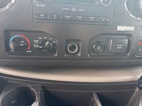 Used 2016 Ford E-450 and Econoline 450 Super Duty RWD image 19