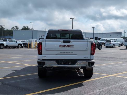 Used 2022 GMC Sierra 1500 SLT w/ SLT Premium Plus Package AWD/4WD image 4