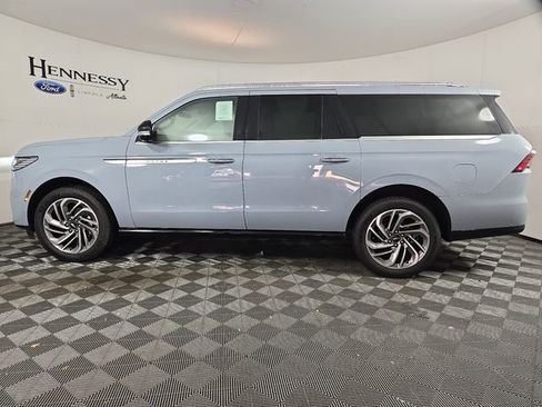 New 2025 Lincoln Navigator L Reserve AWD/4WD image 7