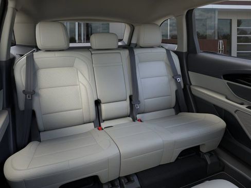 New 2026 Lincoln Nautilus Premier AWD/4WD image 11