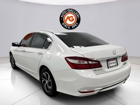 Used 2017 Honda Accord LX image 5