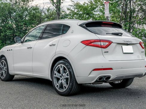 Used 2017 Maserati Levante S AWD/4WD image 6
