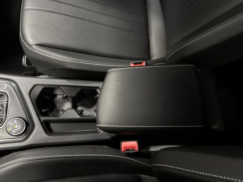 Used 2023 Volkswagen Tiguan SE image 19