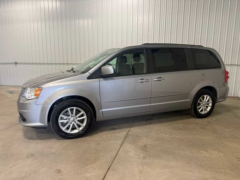 Used 2015 Dodge Grand Caravan SXT FWD image 2
