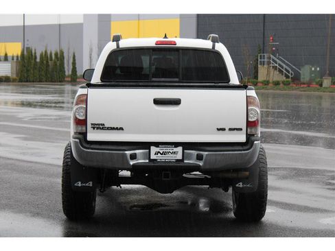 Used 2015 Toyota Tacoma 4x4 Double Cab image 3