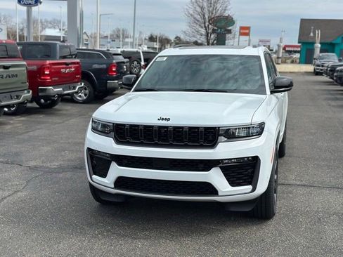 New 2026 Jeep Grand Cherokee L Limited image 2