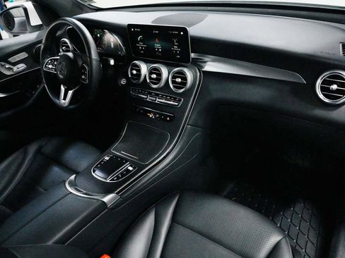 Used 2022 Mercedes-Benz GLC 300 4MATIC w/ Multimedia Package Lite image 34
