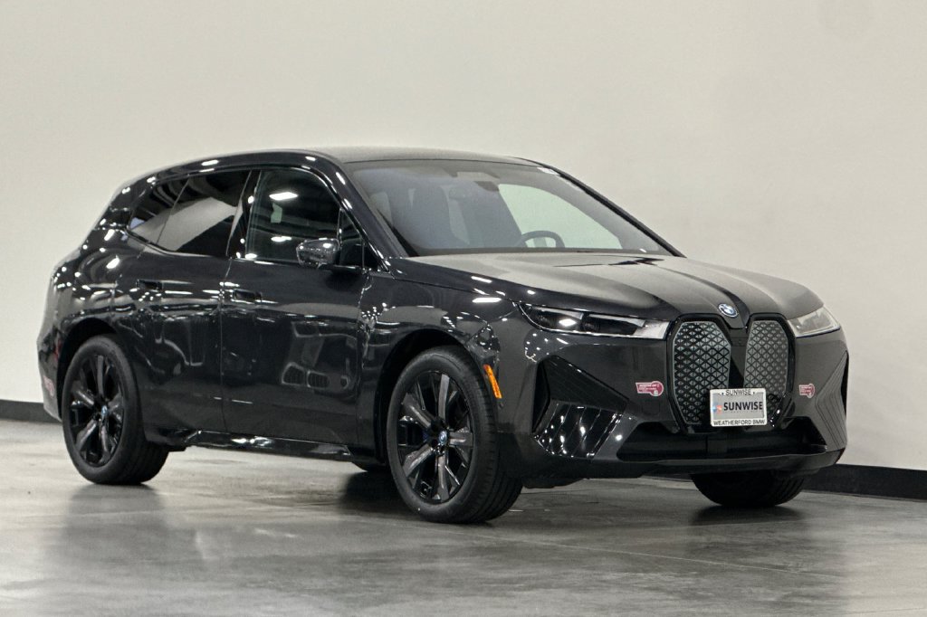 Used 2024 BMW iX xDrive50 w/ Sport Package AWD/4WD image 2