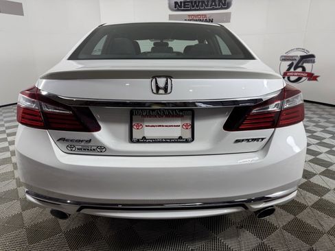 Used 2016 Honda Accord Sport image 13