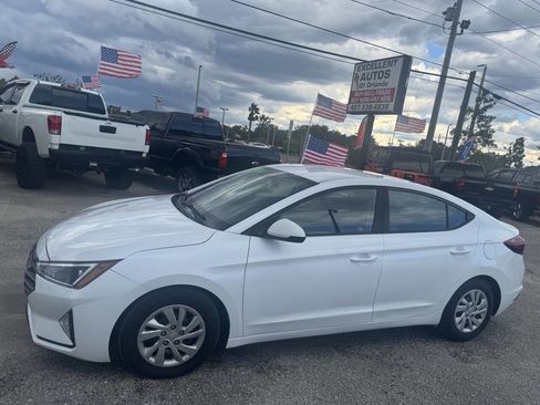 Used 2019 Hyundai Elantra SE w/ Cargo Package image 4