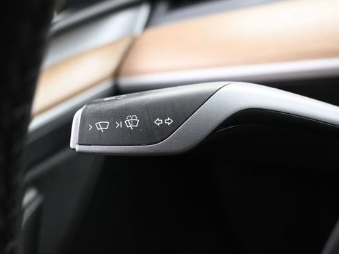 Used 2023 Tesla Model Y 2WD image 20