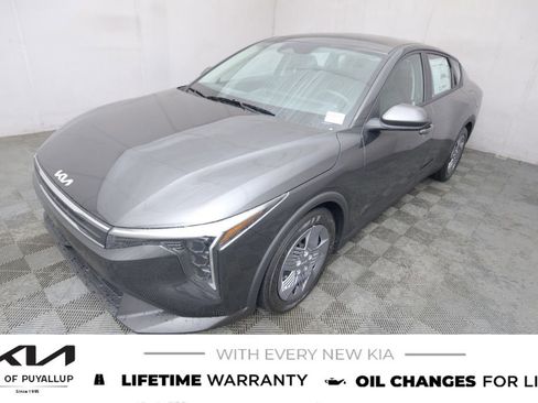 New 2025 Kia K4 LX image 1