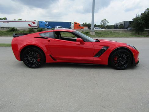 Used 2016 Chevrolet Corvette Z06 w/ 3LZ Preferred Equipment Group RWD image 4
