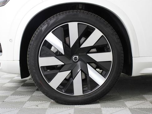 Certified 2023 Volvo XC90 T8 Ultimate w/ Lounge Package image 28