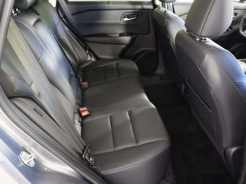 Used 2025 Nissan Rogue SL w/ SL Premium Package image 23