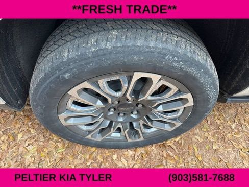 Used 2023 GMC Yukon XL Denali Ultimate image 15