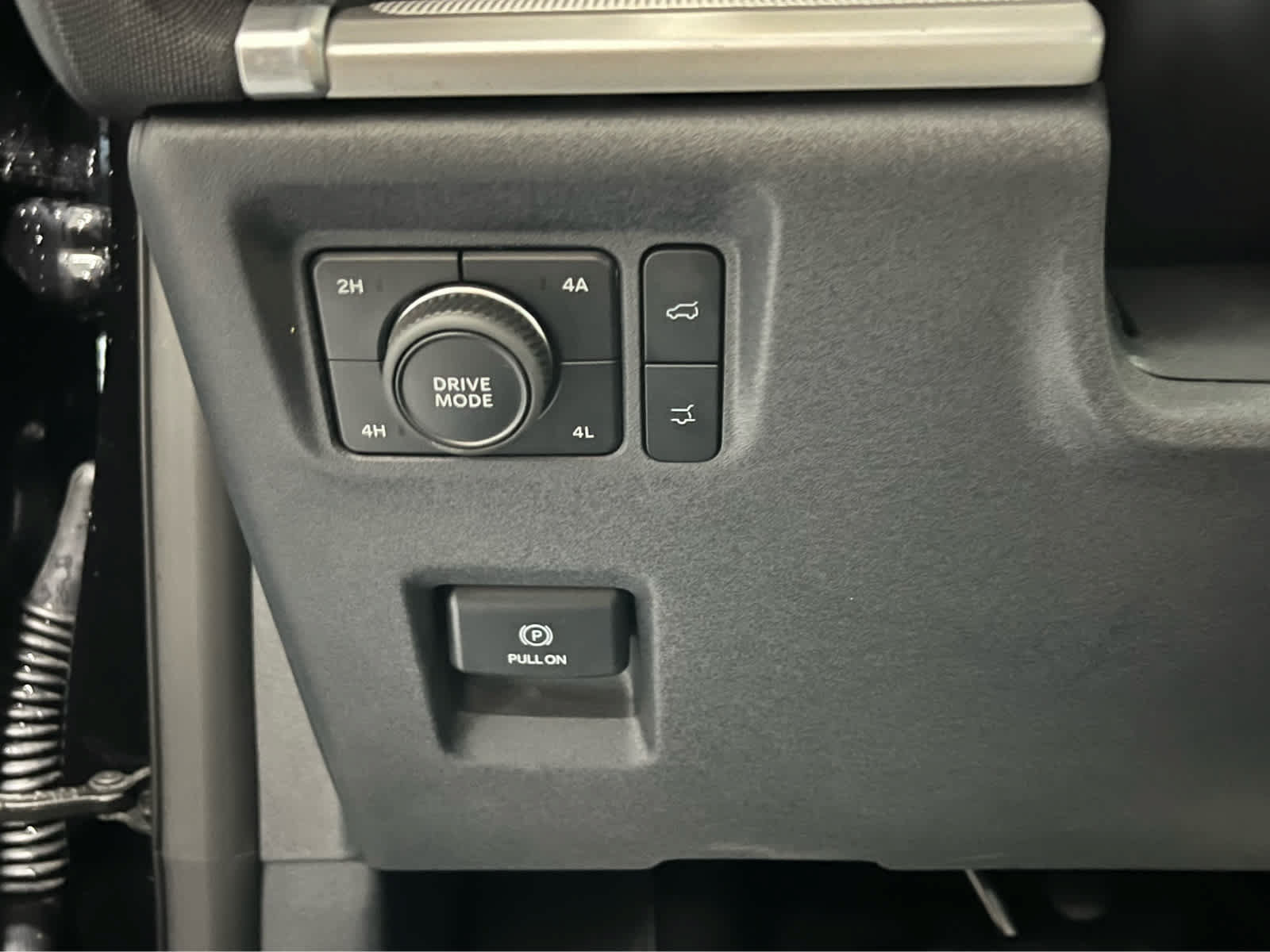 Certified 2025 Ford Expedition Active AWD/4WD image 28