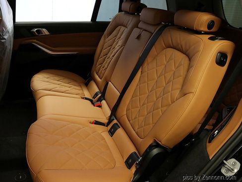 Used 2026 BMW X7 xDrive40i image 12