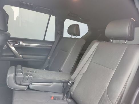 Used 2022 Lexus GX 460 Luxury w/ Accessory Package AWD/4WD image 11