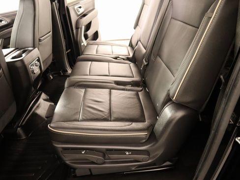 Used 2021 GMC Yukon XL SLT image 11