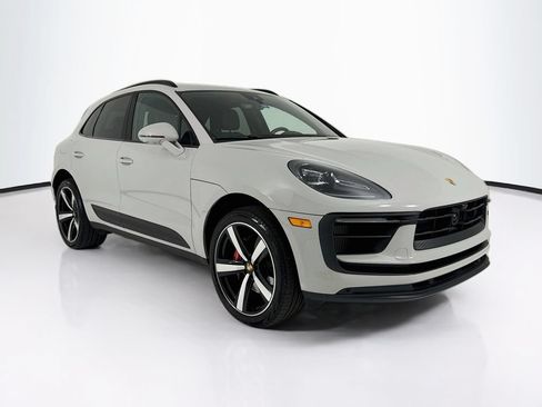 Certified 2023 Porsche Macan S AWD/4WD image 7