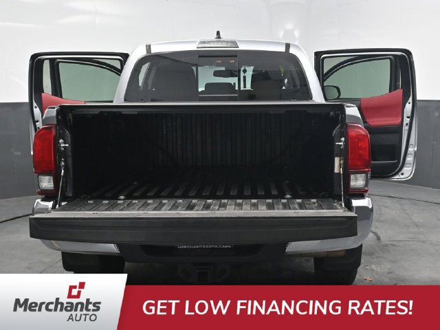 Used 2022 Toyota Tacoma SR5 AWD/4WD image 48