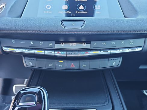 Used 2022 Cadillac XT4 Sport w/ Enhanced Visibility Package FWD image 21