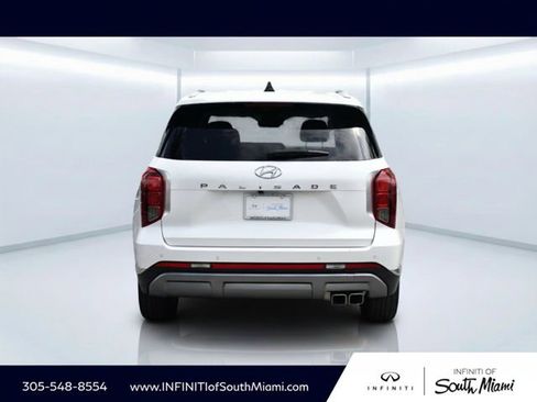 Used 2024 Hyundai Palisade Limited FWD image 5