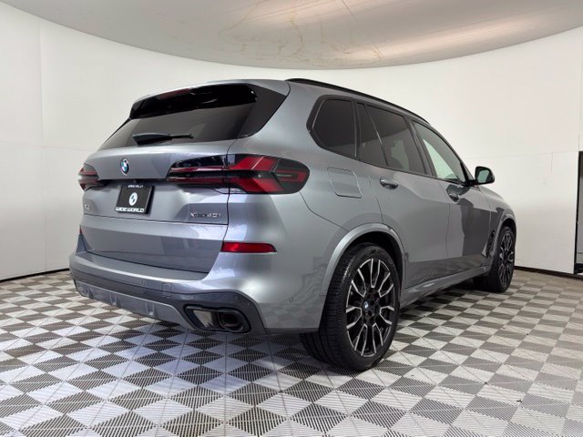 Certified 2025 BMW X5 xDrive40i w/ M Sport Package AWD/4WD image 7