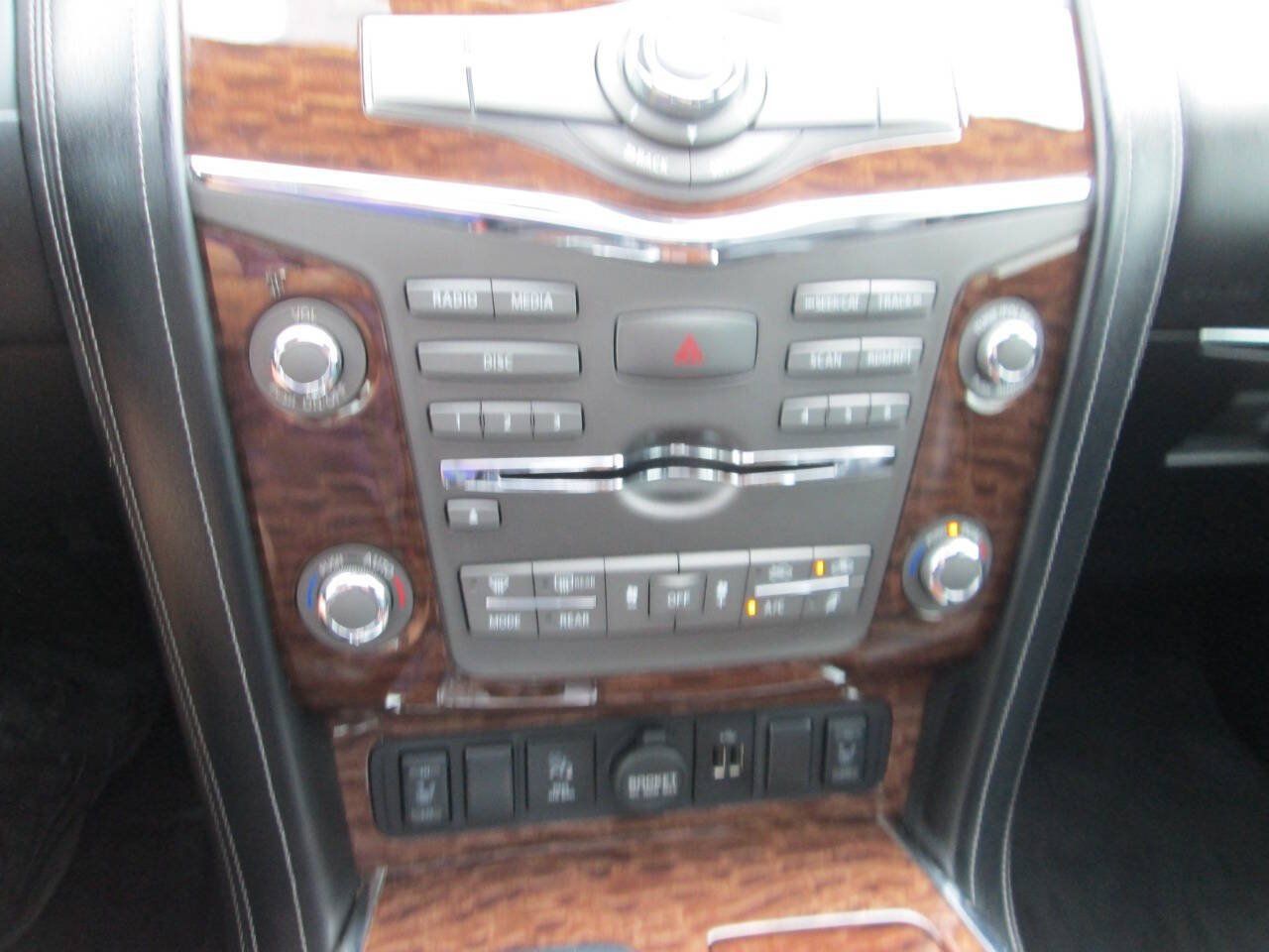 Used 2018 Nissan Armada SL w/ Moonroof Package AWD/4WD image 6
