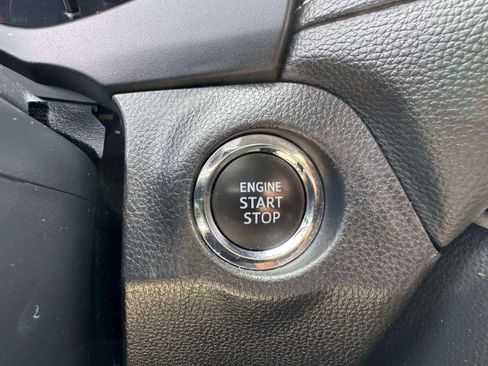Used 2025 Toyota RAV4 XLE FWD image 34