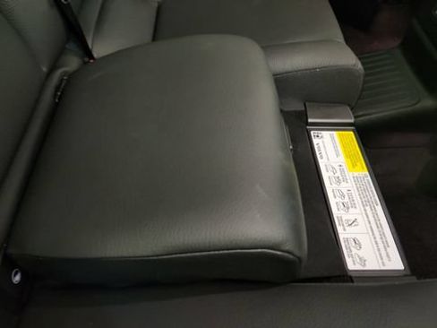Certified 2023 Volvo XC60 T8 Plus AWD/4WD image 32