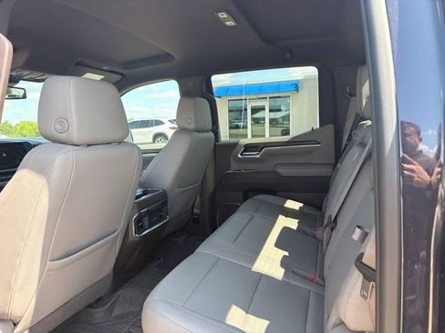 Used 2023 GMC Sierra 1500 SLT AWD/4WD image 10