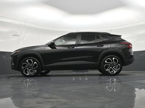 Used 2025 Chevrolet Trax RS FWD image 24