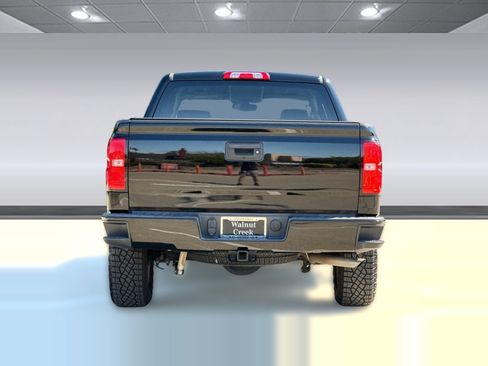 Used 2018 Chevrolet Silverado 1500 LT w/ All Star Edition AWD/4WD image 10