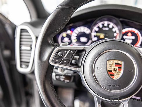 Used 2020 Porsche Cayenne E-Hybrid image 27