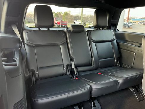 New 2026 Ford Expedition Platinum w/ Stealth Performance Package AWD/4WD image 11