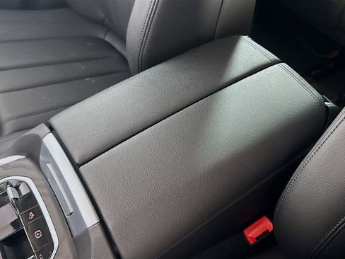 Used 2022 BMW X7 xDrive40i w/ Parking Assistance Package image 18