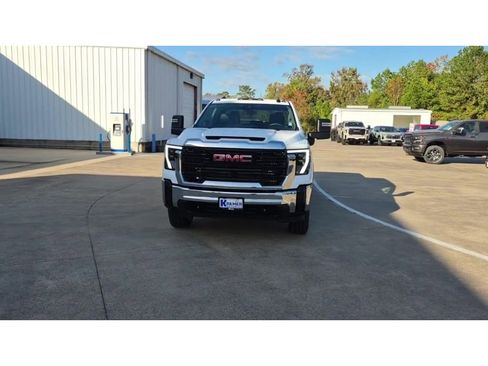 New 2026 GMC Sierra 2500 Pro image 3