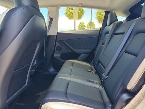 Used 2023 Tesla Model Y Long Range AWD/4WD image 15