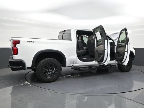Used 2025 Chevrolet Silverado 1500 ZR2 w/ Technology Package AWD/4WD image 28