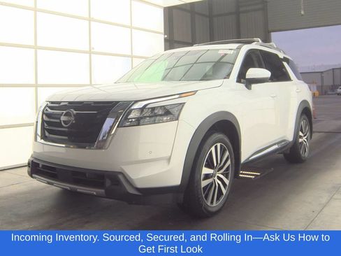 Used 2025 Nissan Pathfinder Platinum w/ Cargo Package FWD image 1