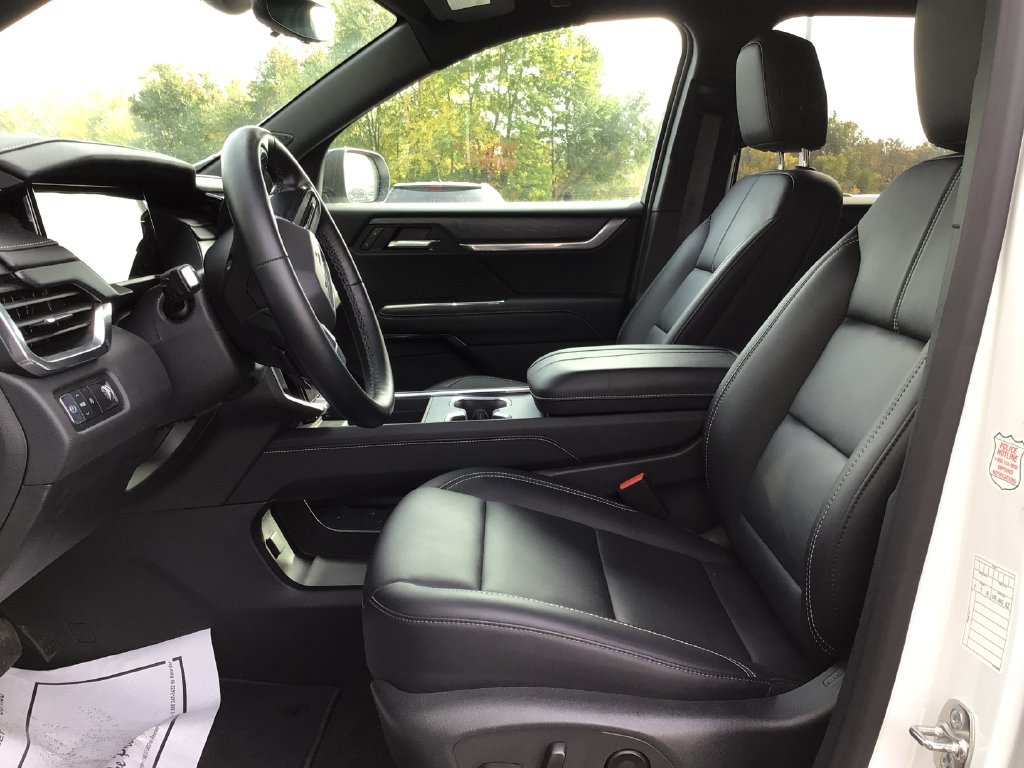 Used 2026 GMC Acadia Elevation w/ Elevation Premium Package FWD image 25