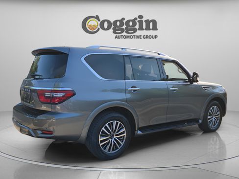 Used 2024 Nissan Armada SL w/ Captain's Chairs Package RWD image 5
