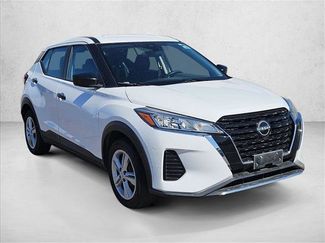 Used 2022 Nissan Kicks S video 3