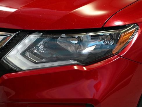 Used 2017 Nissan Rogue SV AWD/4WD image 13