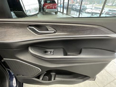 Used 2024 Jeep Grand Cherokee Limited 4xe image 8